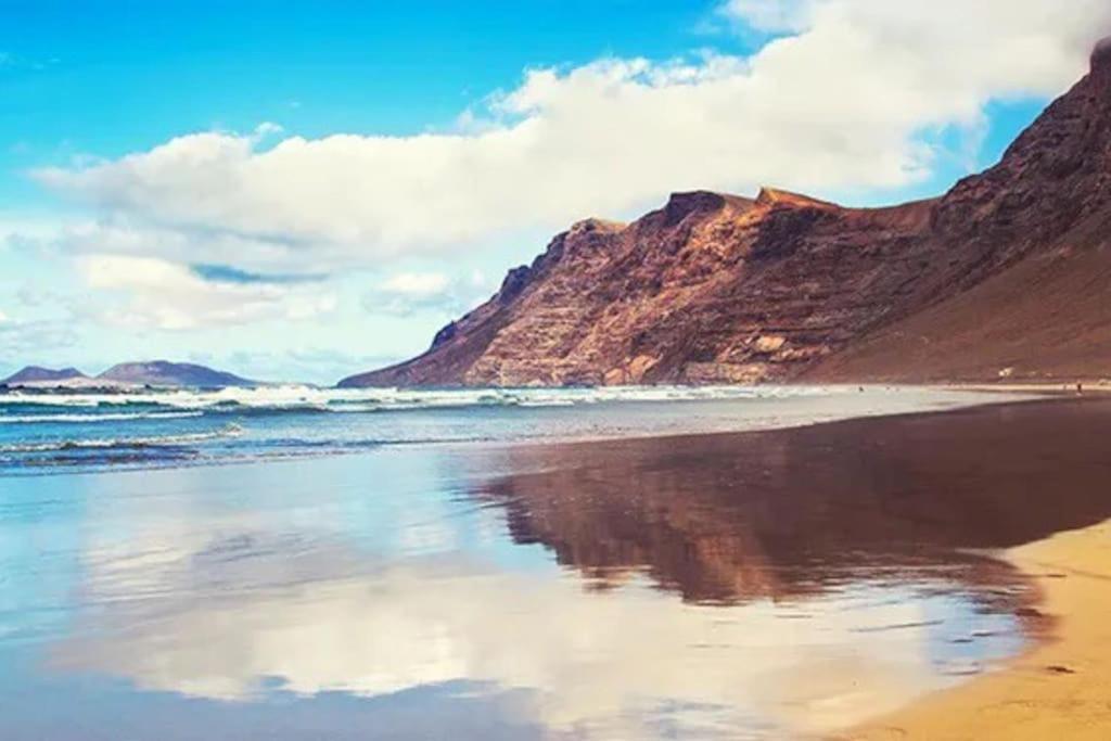Estudio Zapbox Famara Bagian luar foto